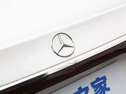 2026�� E 300 L �����˶���