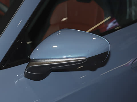2026�� Taycan 4 Cross Turismo