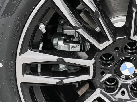 2026�� �Ŀ� 525Li M�˶���װ