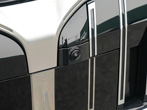 2026�� �Ŀ� 525Li M�˶���װ