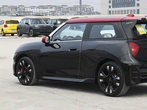 2025 Ŀ JOHN COOPER WORKS