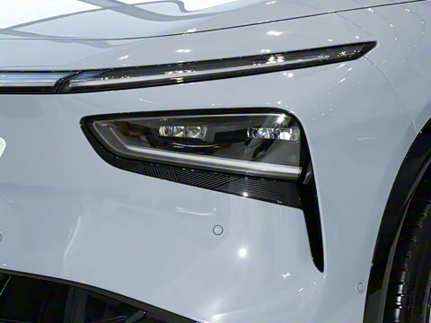 2026�� ���� 702 Max �콢��