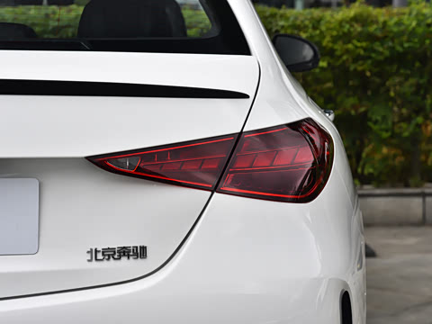 2026�� �Ŀ� C 260 L �ҹ�˶���