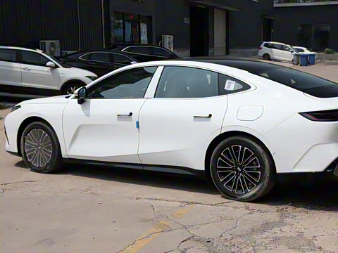 2025�� 60km EM-i ������