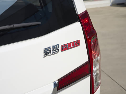 2027�� 2.0L ������ 9��