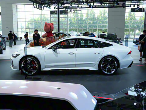 2025�� RS 7 4.0T Sportback performance