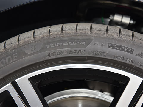 2026�� 740Li ������ M�˶���װ