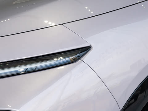 2026�� ���� 702 Max �콢��