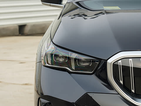 2026�� �Ŀ� 525Li M�˶���װ