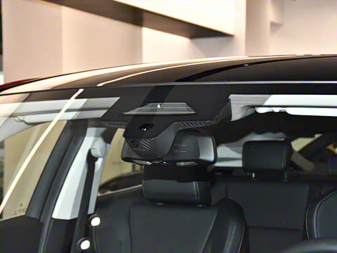 2025�� sDrive25i M�˶���װ