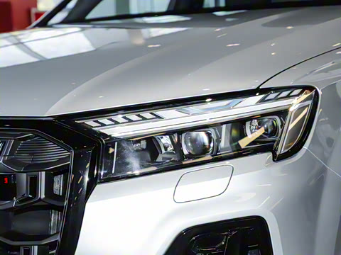 2025�� 55 TFSI quattro S line�����