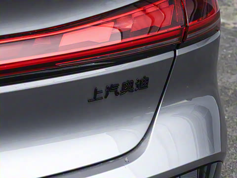 2026�� TFSI quattro 150kW �׷�������