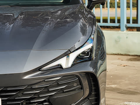 2026�� 2.0T 405 AT������