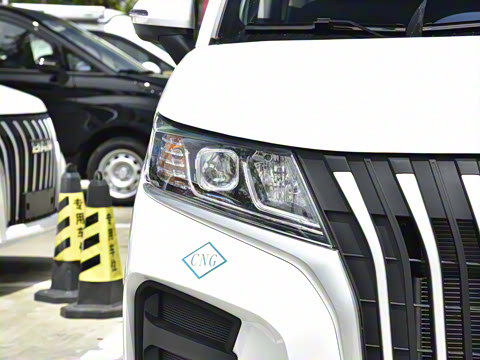 2025�� 2.0L CNG�м�Ӫ�����ʰ� 9��