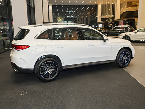 2026�� GLC 260 L 4MATIC ������