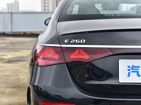 2026�� �Ŀ� E 260 �˶���