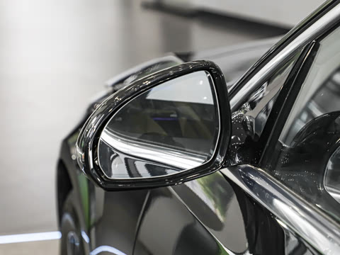2026�� �Ŀ� E 260 L