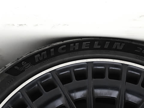 2026�� AMG CLE 53 4MATIC+ ���ܳ�