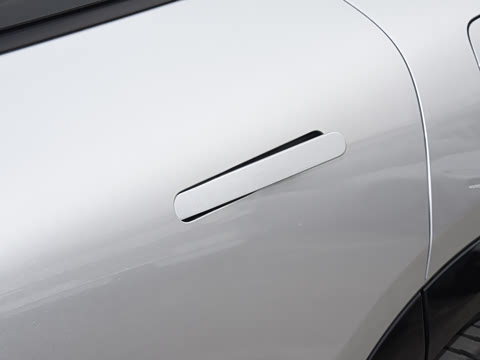 2026�� ���� 1704 Max �Ƽ���