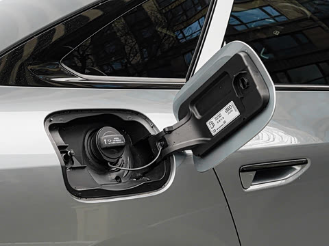 2026�� 2.0T �߹��� �˶���