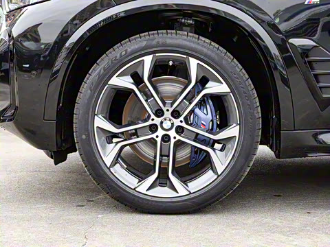 2025�� xDrive 40Li ������M�˶���ҹ��װ