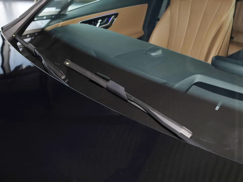 2026�� E 300 �������˶���