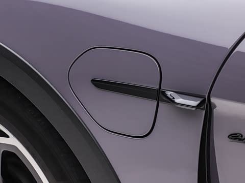 2026�� Taycan 4 Cross Turismo