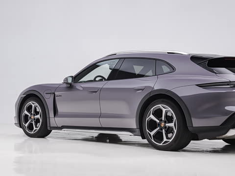 2026�� Taycan 4 Cross Turismo