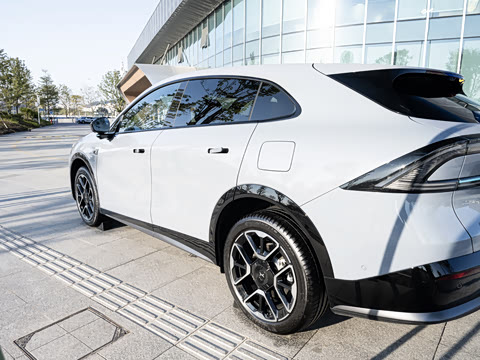 2026�� ���� 1704 Max �콢��