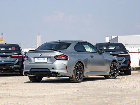 2025�� M240i xDrive