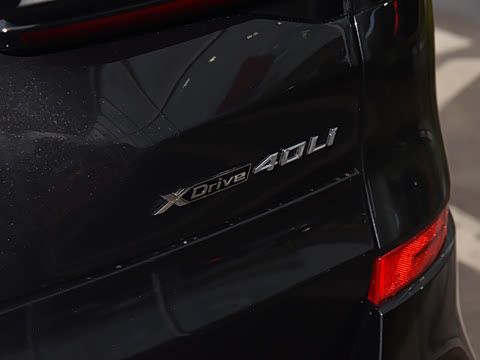 2026�� �Ŀ� xDrive 40Li ������M�˶���ҹ��װ