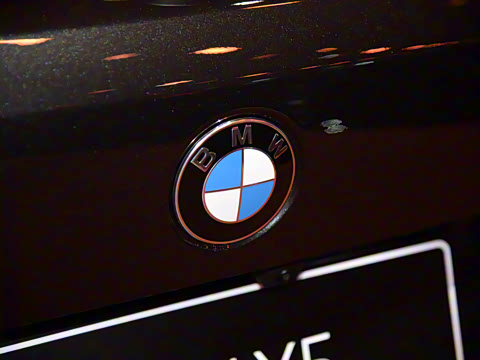 2025�� xDrive 40Li ������M�˶���ҹ��װ