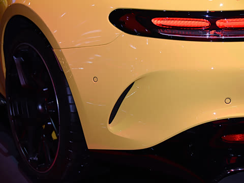 2025�� AMG GT 63 4MATIC+