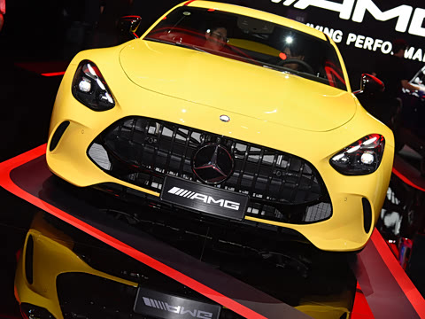 2025�� AMG GT 63 4MATIC+