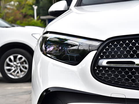 2026�� GLC 300 L 4MATIC ������