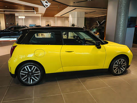 2026�� 466km COOPER E ������