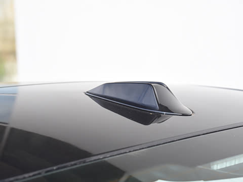 2026�� 330Li ������ M�˶���ҹ��װ