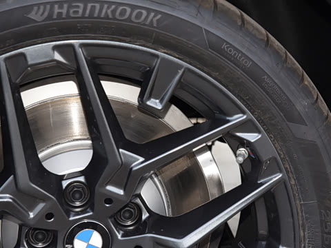 2026�� 330Li ������ M�˶���ҹ��װ