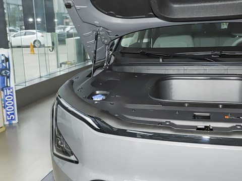 2025�� 720 Light