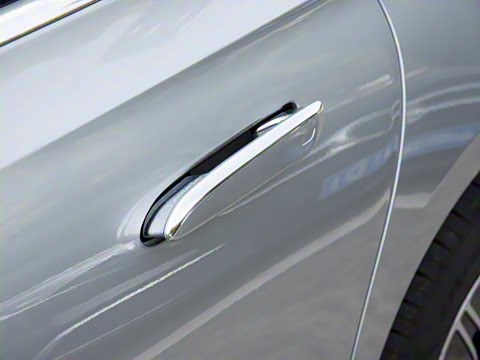 2026�� E 300 L ������