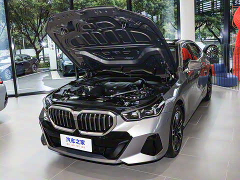 2026�� 530Li ������ M�˶���װ
