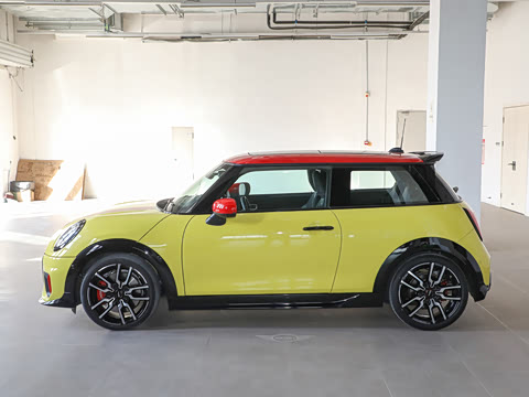 2025�� JOHN COOPER WORKS