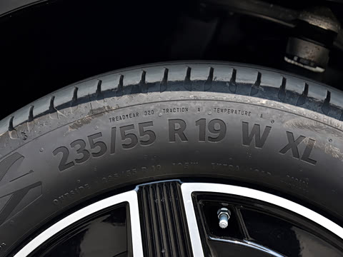 2026�� �Ŀ� GLC 260 4MATIC ����SUV