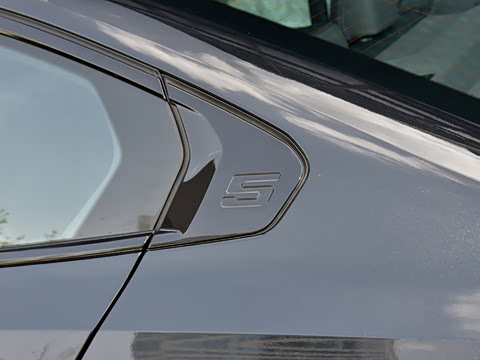 2026�� 525i M�˶���װ