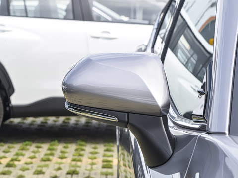 2026�� 2.0S �˶���