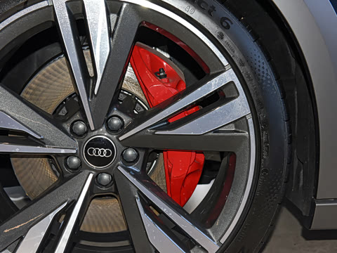 2025�� allroad quattro 55 TFSI ��̽�ռ�