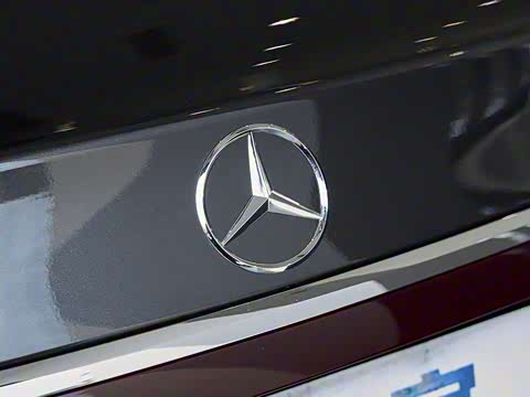 2025�� �Ŀ� E 300 L ʱ���˶���