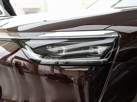 2025�� ���� Ultra�� 53.4kWh 6���� (896�߼����״