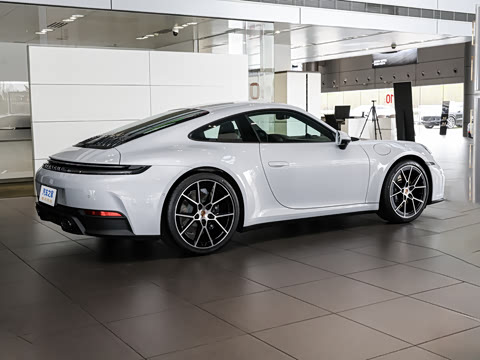 2026�� Carrera 3.0T