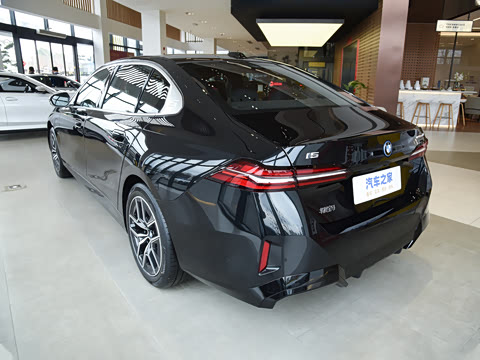 2026�� �Ŀ� eDrive 40L M�˶���װ